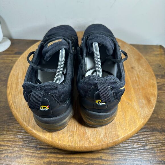 Nike Air VaporMax Plus Black Metallic Gold Rare Shoes Men\'s Size 9 CW7299-001‎ main image 5